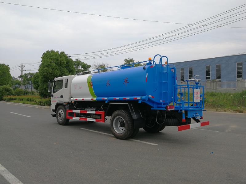 時(shí)風(fēng)10噸灑水車(chē)圖片