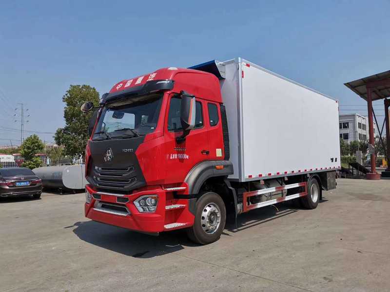 重汽豪翰冷藏車（廂長(zhǎng)6.8米）